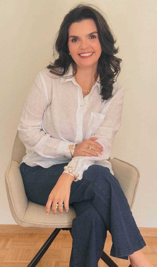 Tatiane Bueno usando semijoias